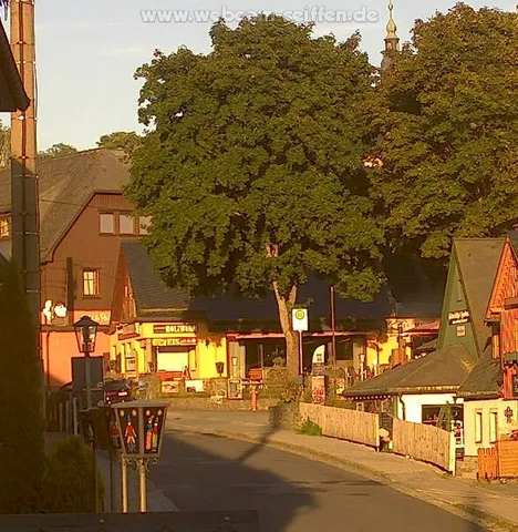 Seiffen: Warmes Abendlicht auf den Häusern
